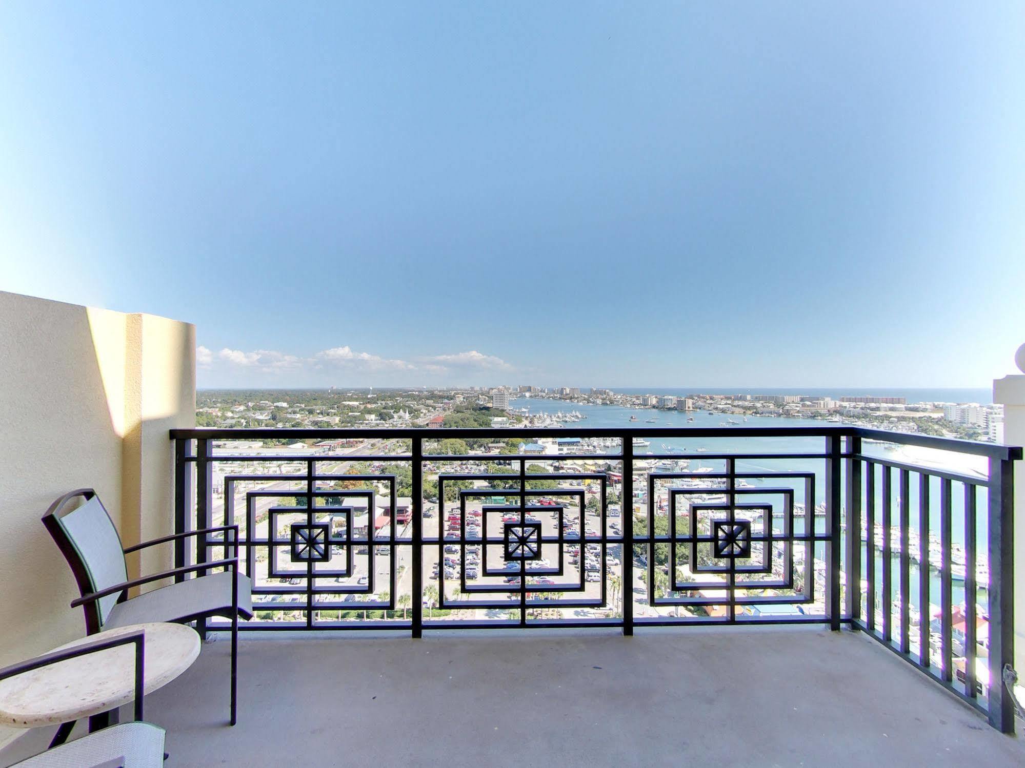 Emerald Grande Condominiums At Harborwalk Village Дестин Екстериор снимка